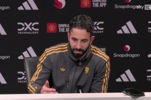 阿莫林激动地为自己没有让梅努上场辩护道：这是我的决定！！